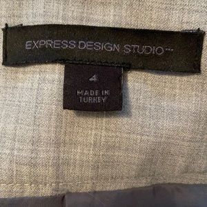 Skirt just above knee for someone 5’2